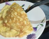 A picture of step 4 of Omelette sandwich.