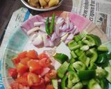 आलू शिमला मिर्च मटर की सब्जी (aloo shimla mirch matar ki sabzi recipe in Hindi) रेसिपी चरण 1 फोटो