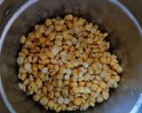 A picture of step 1 of Chana dal idli.