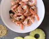 Une image de l'étape 1 de Brochettes de crevettes et ananas au graines de sésame.