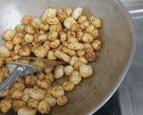 A picture of step 6 of Chatpata Makhana (Spicy Roasted Fox Nuts).