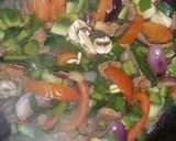 Foto del paso 4 de la receta: Lomo Saltado con Papas Rústicas Reinventado