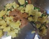 A picture of step 4 of Samosa.