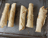 Foto del paso 2 de la receta: Tacos dorados de pollo en freidora de aire