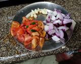A picture of step 1 of Kadhai paneer.