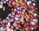 Foto langkah ke 3 dari resep Tumis brambang dan udang.