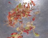 Foto langkah ke 3 dari resep Tumis Daun Singkong Teri.