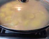 Foto del paso 4 de la receta: Filete de pescado con papas y espárragos