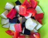 Foto del paso 2 de la receta: Habas tiernas orgánicas con berenjenas, pimiento rojo al vapor