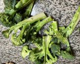 Une image de l'étape 1 de 🥦velouté 🥣brocolis🧄🧅🌶️chou-fleur.