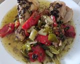 Foto del paso 7 de la receta: Muslitos de pollastre, especias y prebes vermells - Pollo con especias y pimientos rojos en su salsa