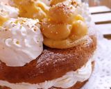 Foto del paso 16 de la receta: Tarta de nueces y nata con profiteroles cubiertos de toffee