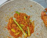 Foto langkah ke 2 dari resep Daun singkong masak bumbu kuning.