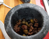 Foto del paso 3 de la receta: Pollo en salsa de anchoas