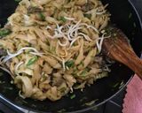 Foto langkah ke 3 dari resep Kwetiau goreng sapi cabe ijo.