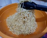 Foto langkah ke 3 dari resep Mie goreng.