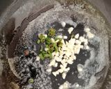 A picture of step 1 of French Beans sautéed in butter and garlic.
