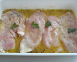 Foto del paso 8 de la receta: Pechuga de pollo marinada, macerada, al horno y alioli
