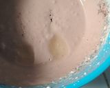 Foto langkah ke 3 dari resep Bolu kukus coklat.
