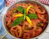 صورة لخطوة 9 من وصفة طاوة الحوت 🥘 ….                 (سمك الكوربينا /تاسرغالت بالخضار 🥕🥔🍅)