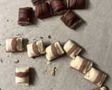 Une image de l'étape 2 de Kinder rocky road - barre de chocolat à offrir ultra gourmande.