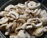 Foto del paso 5 de la receta: Ossobuco de ternera con champiñones