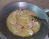 Foto langkah ke 2 dari resep Ayam Goreng Lengkuas Gurih.