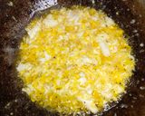 Foto langkah ke 1 dari resep Nasi goreng kornet mewah.