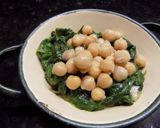 Foto del paso 6 de la receta: Espinacas con garbanzos