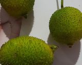 A picture of step 1 of Crispy Fried Spiny Gourd.