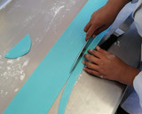 Foto del paso 7 de la receta: Tips para pastel de fondant diseño navideño