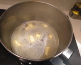 A picture of step 1 of Buñuelos de Viento (Spanish Fritters).