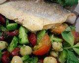 Foto del paso 6 de la receta: Lubina en salsa verde y ensalada de legumbres