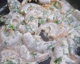 Foto del paso 5 de la receta: Camarones al ajillo🦐🧄🌿🍲