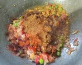 A picture of step 3 of Bambaiya style pavbhaji platter.