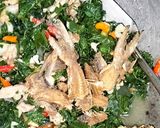 Foto langkah ke 4 dari resep Tumis daun singkong + ikan asin.