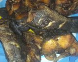 Foto langkah ke 1 dari resep Ikan asap bumbu sederhana.