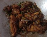 Foto langkah ke 4 dari resep Ayam Kecap Bawang Bombai.