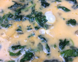 Foto del paso 2 de la receta: Tortilla de espinacas con salsa