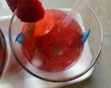 A picture of step 3 of Strawberry mojito.