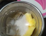 A picture of step 1 of Mango Shake.