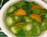 Foto langkah ke 5 dari resep Bening Bayam Oyong Wortel.