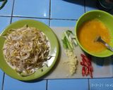 Foto langkah ke 1 dari resep Dadar Telur Cah Tauge.
