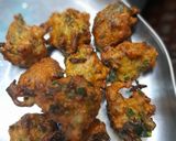 મેથી અને ડુંગળી ના મિક્ષ ગોટા(Methi Ane Dungali Na Mix Gota Recipe In Gujarati) રેસીપી સ્ટેપ5ફોટો