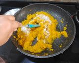 A picture of step 4 of Sindhi Style Pumpkin Halwa.