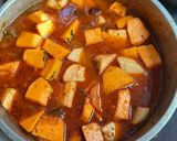 Foto del paso 5 de la receta: Bondiola especial para días muy fríos 🥩 en olla o al horno con verduras