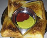 ચીઝ ચીલી સેન્ડવિચ(CHIZZ CHILLI SANDWICH RECIPE IN GUJARATI) રેસીપી સ્ટેપ2ફોટો