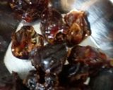 A picture of step 1 of Coconut Dates Chocolate.