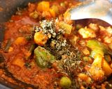 A picture of step 4 of Mix Veg Kadai.