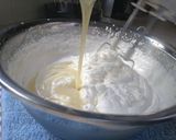 Foto del paso 17 de la receta Tarta mousse de chocolate blanco, fresa y glaseado espejo
